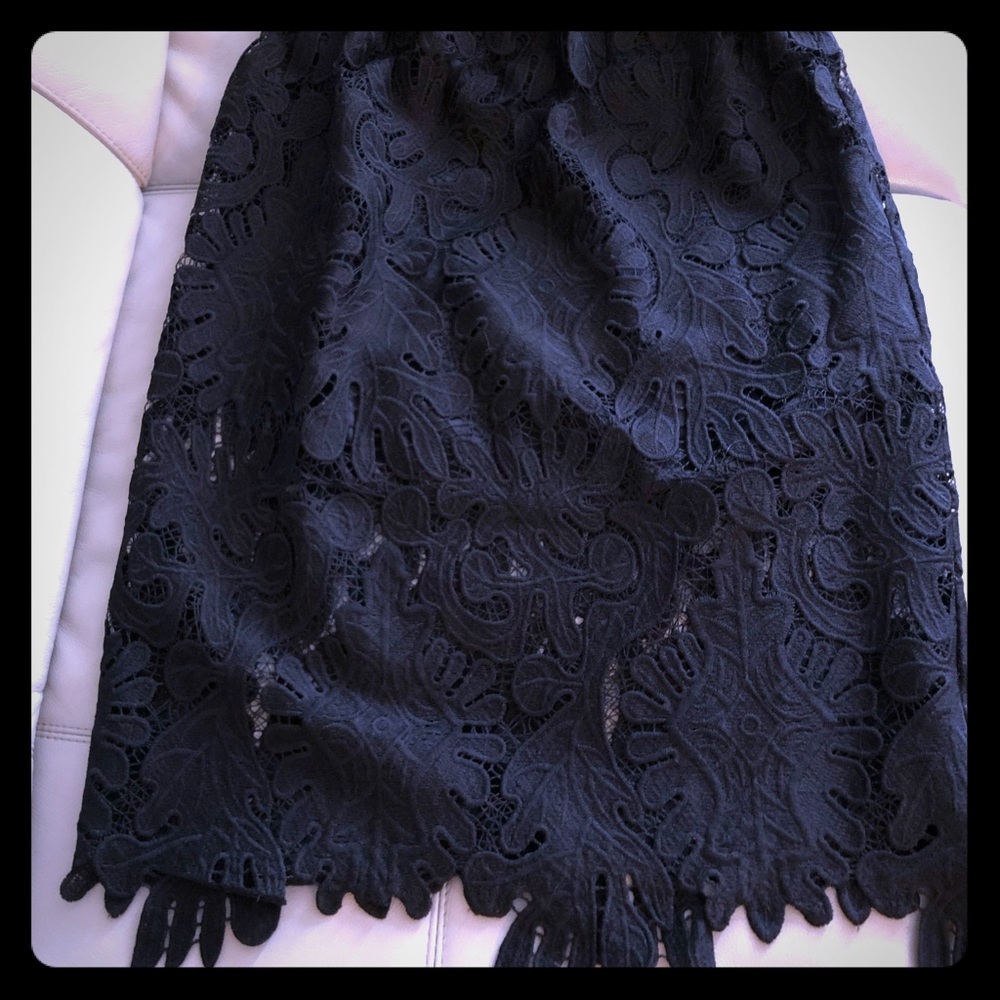 Lace skirt
